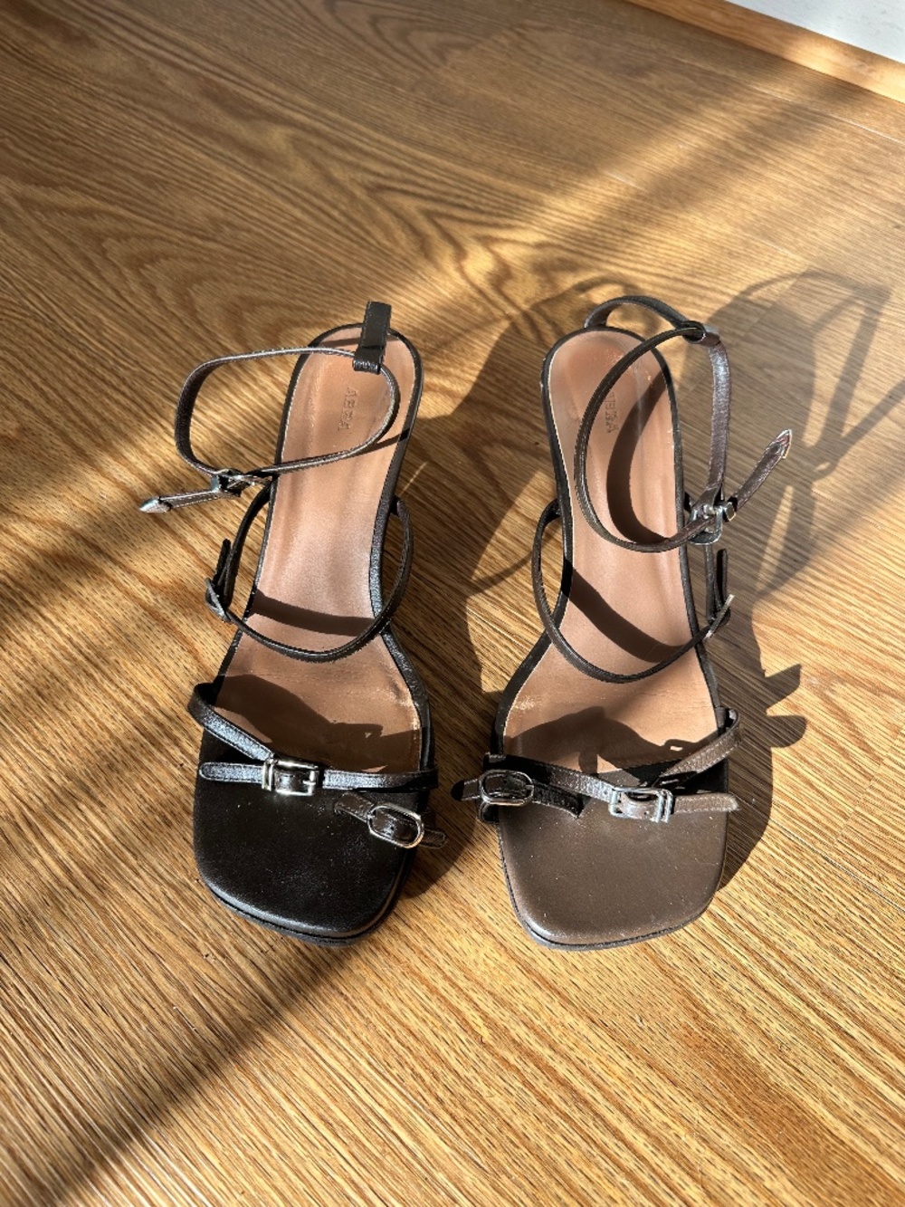 Abra Strappy Western Buckle Kitten Heel Toe Ring Sandals in Chocolate Leather